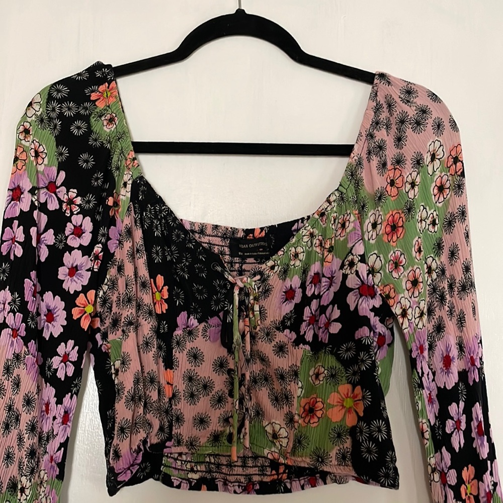 Urban Outfitters Cropped. Long sleeve shirt.